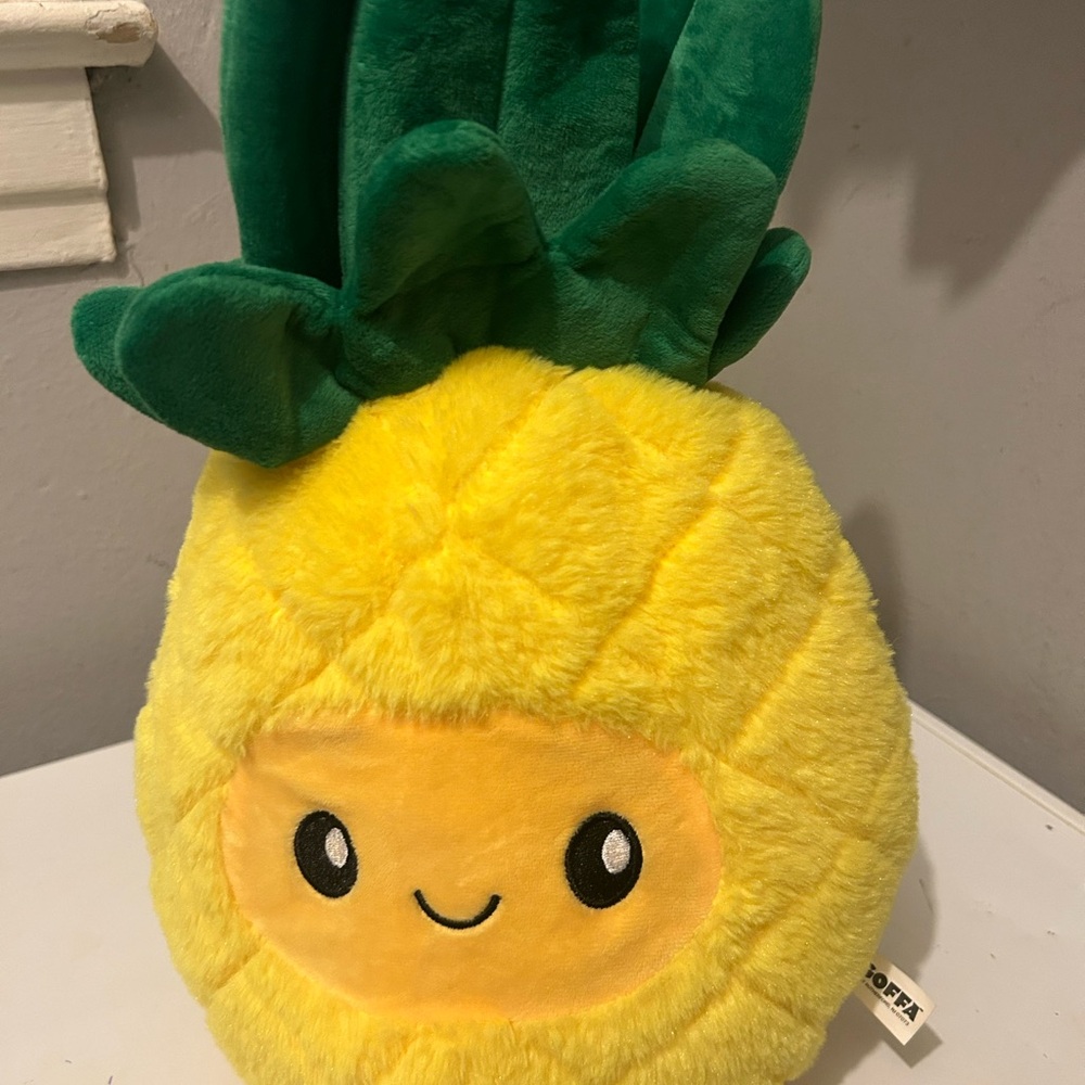 Pineapple Plushy - Picture 3 of 3